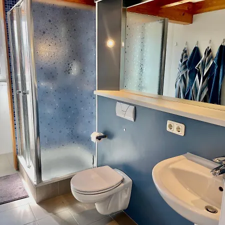 Austernfischer - Schoenes In Toplage Mit Grossem Garten Fuer Familie Und Freunde Vakantiehuis *